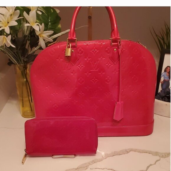 LV34-Louis Vuitton Rose Pop Vernis Alma GM + Wallet - Picture 1 of 2